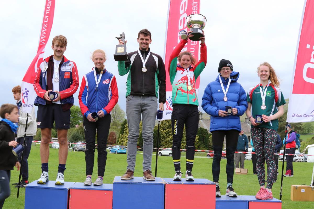 Men and Women Elite podium. Photo: by Rob Lines