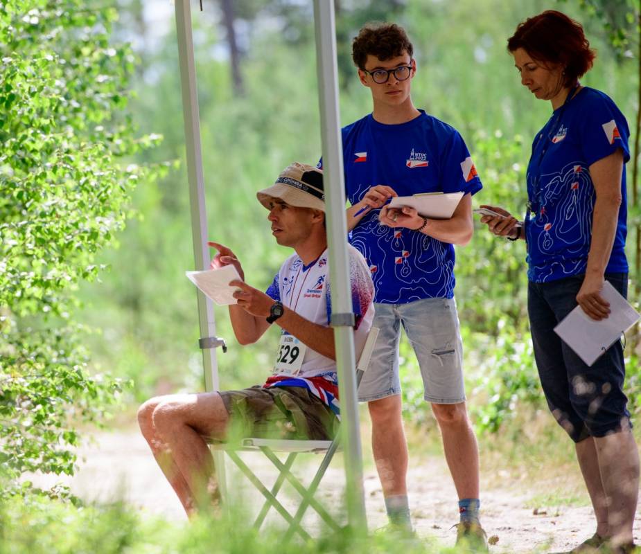 Tom Dobra in action at a TempO station in the qualification event