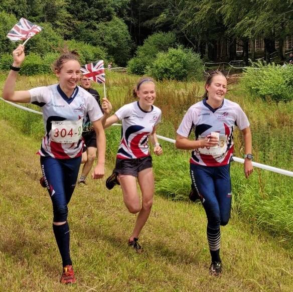 Grace on the run in with Fiona and Megan