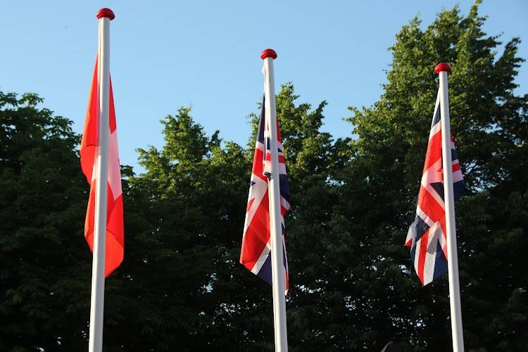 Podium flags x 2 for Great Britain