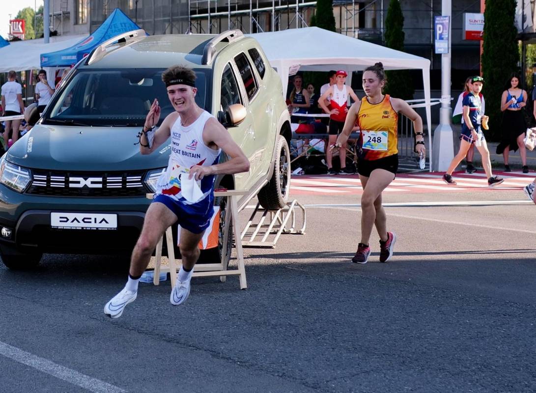 Jim Bailey powers through the individual sprint race to finish top ten!