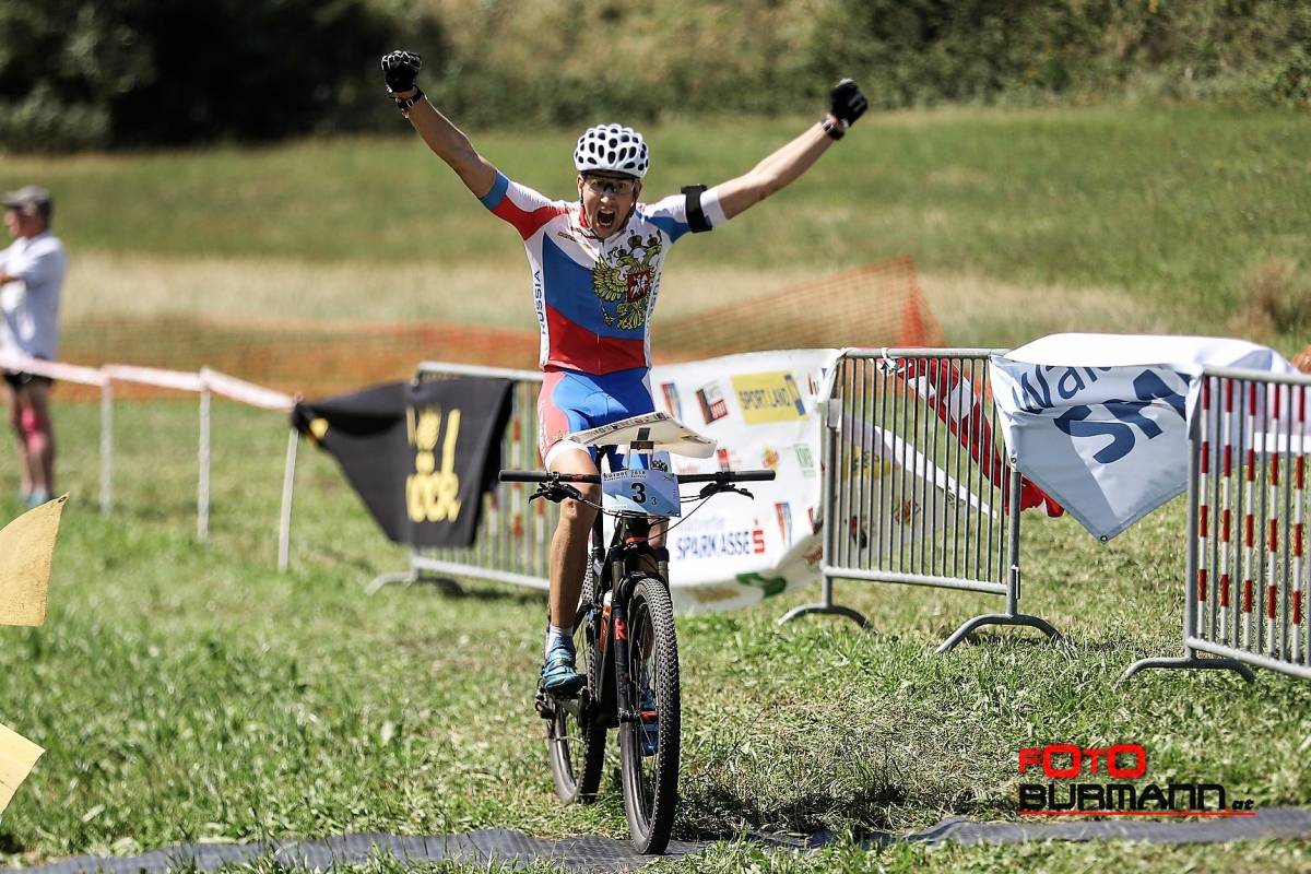 Russia finishing 1st (Photo by Foto Burman)